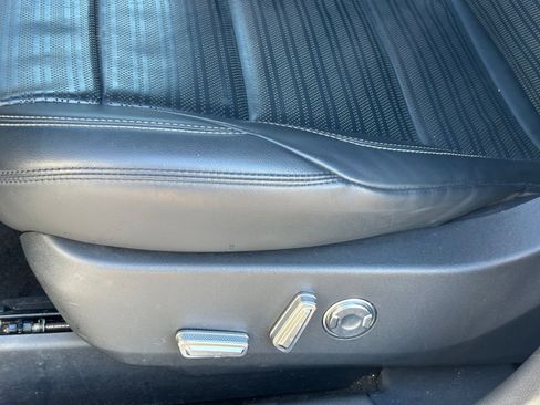 Used 2024 Lincoln Nautilus Reserve image 17