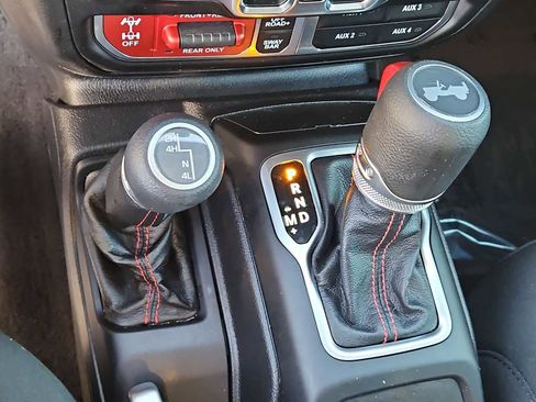 Used 2021 Jeep Wrangler Unlimited Rubicon w/ LED Lighting Group image 29