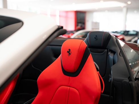 Used 2024 Ferrari Roma Spider image 40