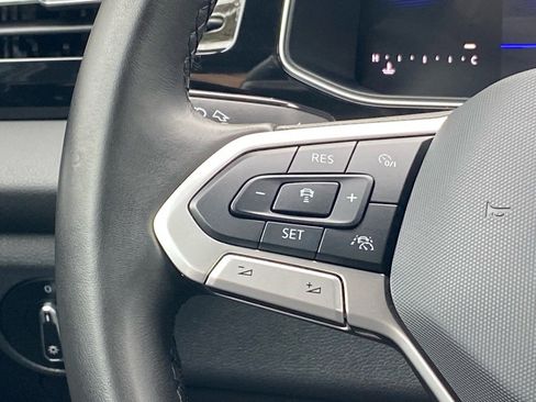 Certified 2025 Volkswagen Jetta Sport image 9