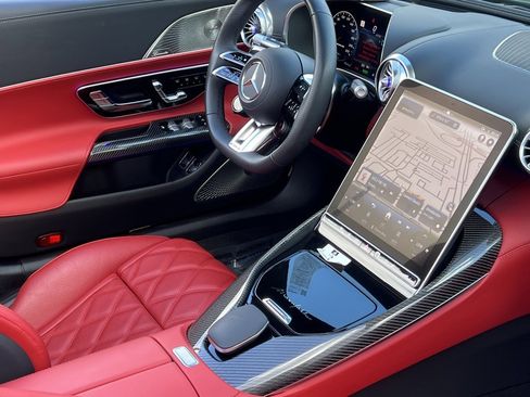 Used 2024 Mercedes-Benz SL 63 AMG S e Performance 4MATIC w/ Manufactur Interior Package image 17