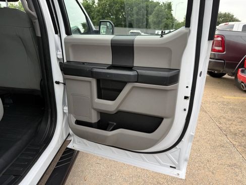 Used 2016 Ford F150 XL w/ Equipment Group 101A Mid AWD/4WD image 16