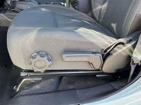 Used 2024 Jeep Wrangler Unlimited image 19