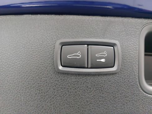 Used 2025 Porsche Macan image 15