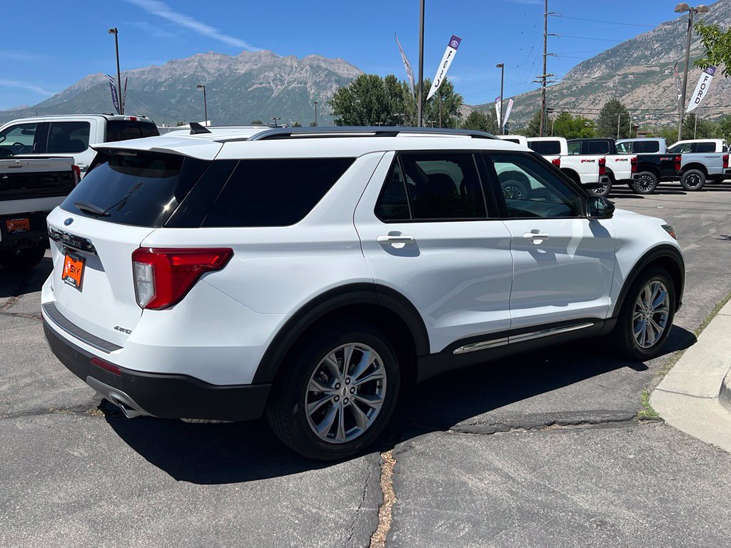Used 2023 Ford Explorer Limited AWD/4WD image 8