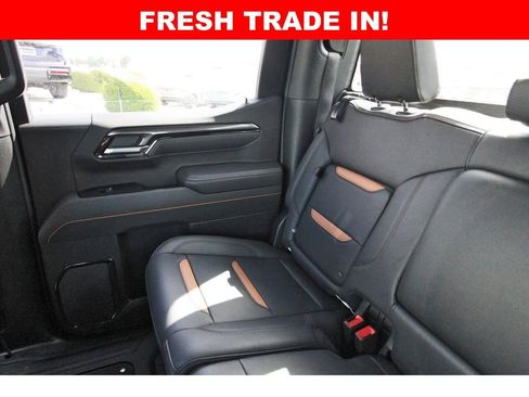 Used 2025 GMC Sierra 1500 AT4 image 9