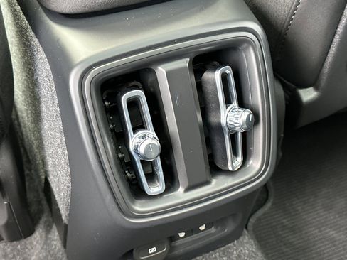 Certified 2023 Volvo XC40 Recharge Ultimate w/ Protection Package Premier image 14