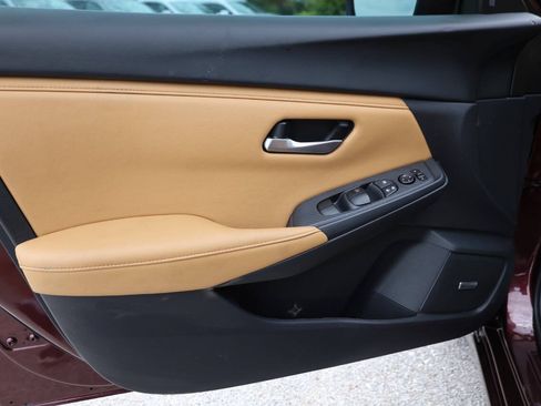 Used 2025 Nissan Sentra SV w/ SV Premium Package FWD image 12