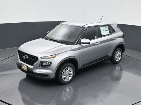 New 2026 Hyundai Venue SE image 13