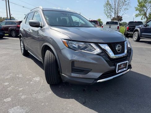 Used 2019 Nissan Rogue SV AWD/4WD image 3