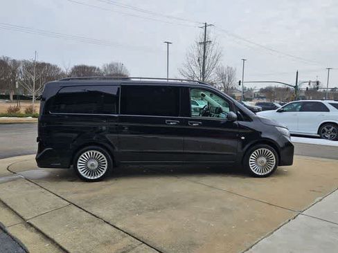 Used 2023 Mercedes-Benz Metris Passenger image 9