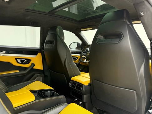 Used 2020 Lamborghini Urus image 13
