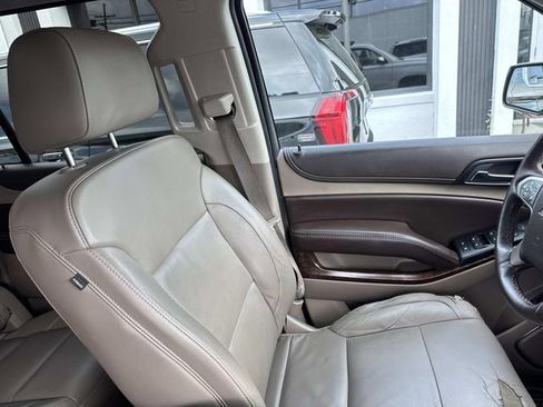 Used 2016 Chevrolet Suburban LT w/ Luxury Package image 13