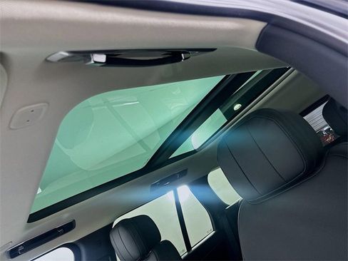 New 2025 Land Rover Range Rover SE image 14