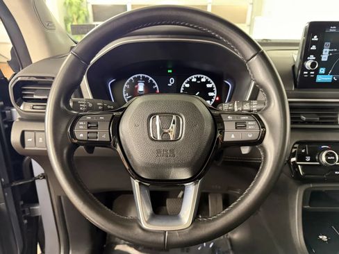 Used 2023 Honda Pilot Touring image 19
