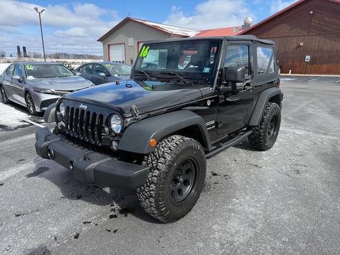 Used 2016 Jeep Wrangler Sport w/ Connectivity Group image 2
