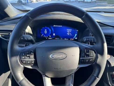 Used 2020 Ford Explorer Platinum w/ Premium Technology Package image 10