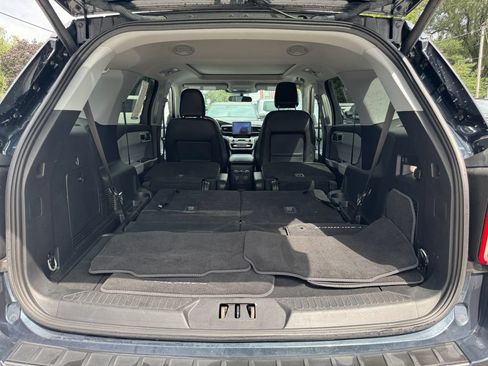 Used 2024 Ford Explorer XLT w/ Equipment Group 202A AWD/4WD image 12