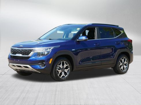 Certified 2021 Kia Seltos EX AWD/4WD image 3