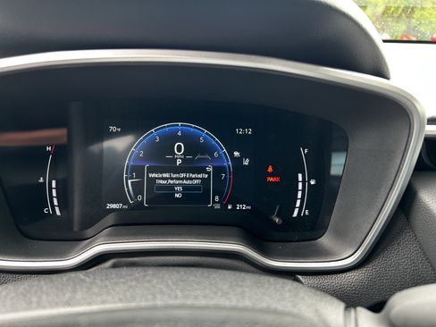 Used 2025 Toyota Corolla Cross XLE FWD image 9