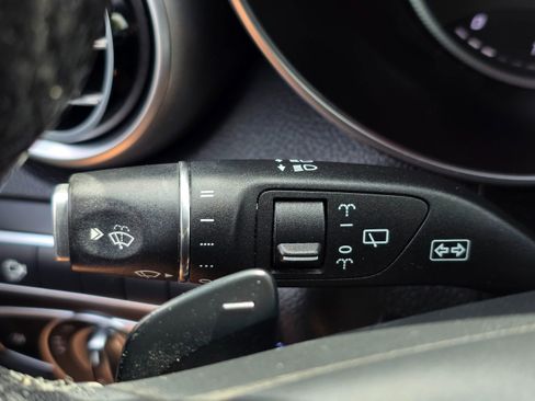 Used 2018 Mercedes-Benz GLC 300 4MATIC w/ Premium Package image 36