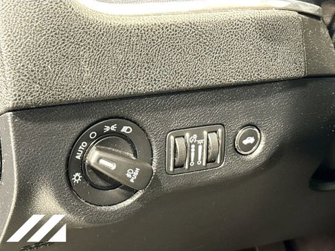 Used 2018 Dodge Charger GT AWD/4WD image 10