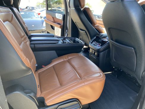 Used 2018 Lincoln Navigator L Reserve w/ Technology Package AWD/4WD image 23