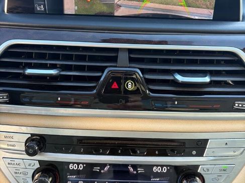 Used 2017 BMW 740i image 11