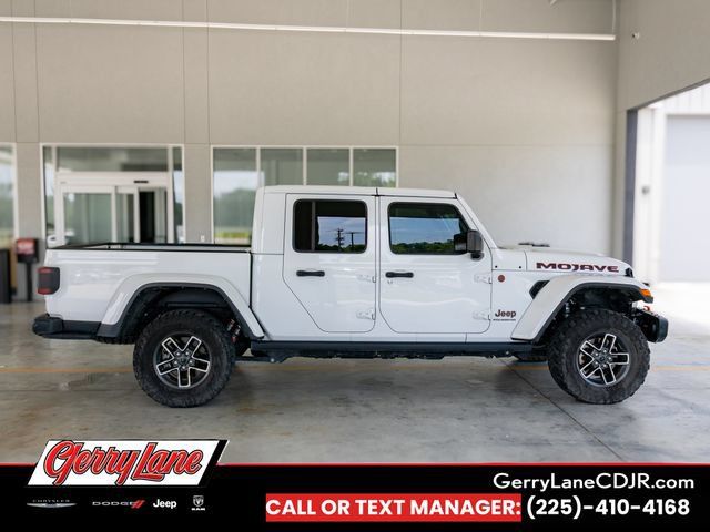 Used 2024 Jeep Gladiator Mojave AWD/4WD image 4
