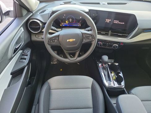 New 2026 Chevrolet Trax LT w/ LPO, Blackout Package image 7