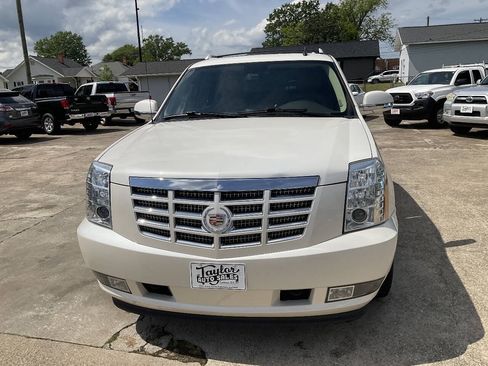 Used 2013 Cadillac Escalade EXT Premium AWD/4WD image 8