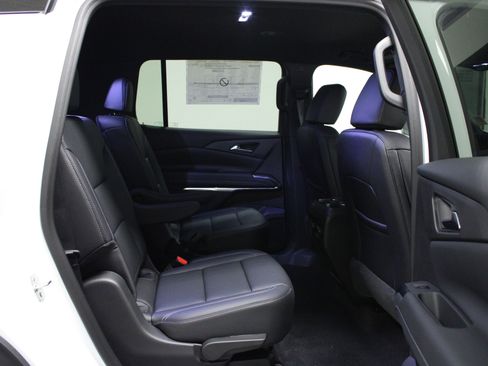 New 2026 Chevrolet Traverse LT w/ Driver Confidence Package AWD/4WD image 16