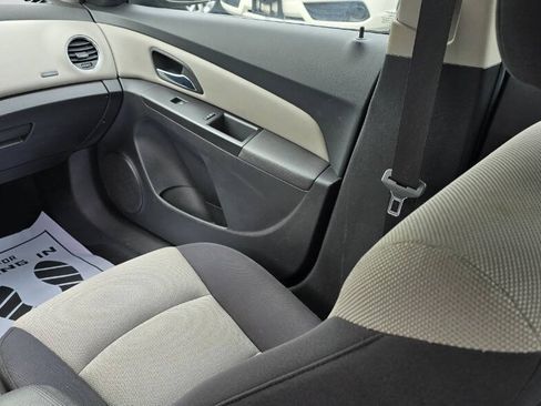 Used 2016 Chevrolet Cruze LS FWD image 17