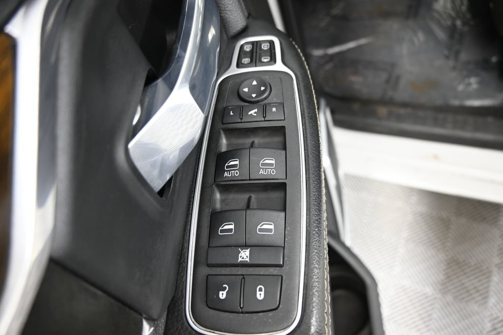 Used 2024 RAM 2500 Laramie AWD/4WD image 19