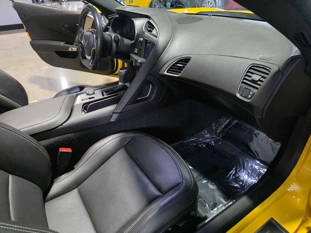 Used 2019 Chevrolet Corvette Stingray Convertible Z51 2LT RWD image 14