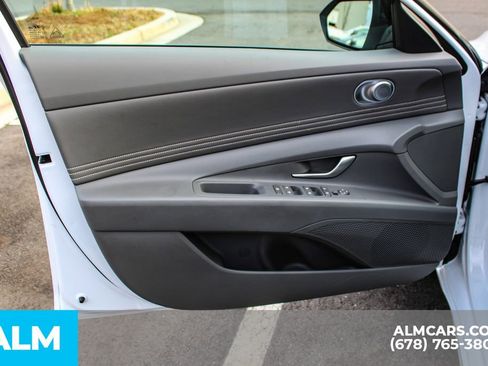 Used 2025 Hyundai Elantra Sport image 34