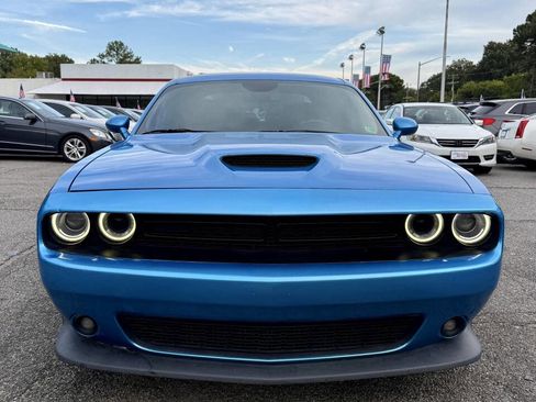 Used 2019 Dodge Challenger GT image 3