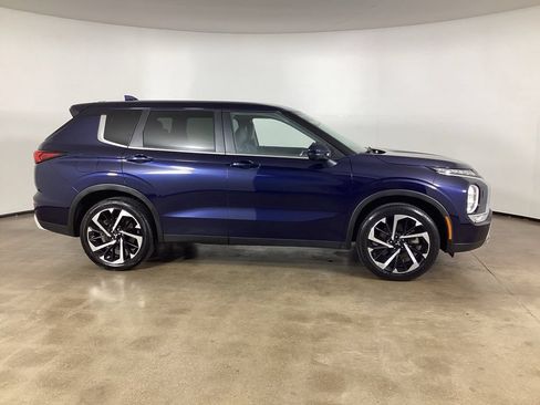 Used 2024 Mitsubishi Outlander SE AWD/4WD image 4