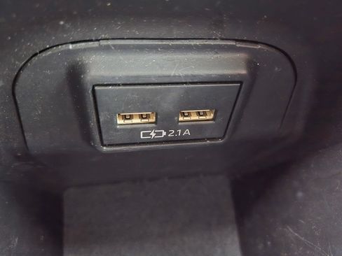 Used 2021 Toyota RAV4 XLE Premium FWD image 20