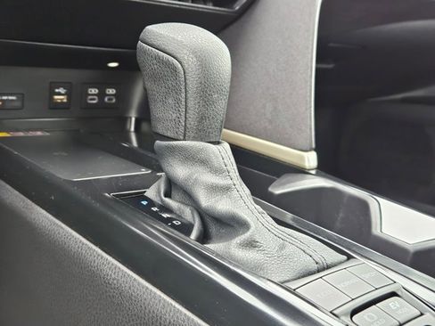 Used 2025 Toyota Camry LE image 14