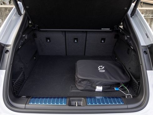 New 2025 Porsche Macan Electric image 44