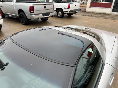 Used 2004 Chevrolet Corvette Coupe w/ Roof Package image 9