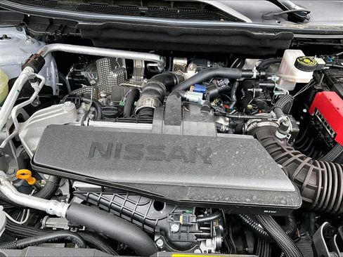 Used 2025 Nissan Rogue S image 33