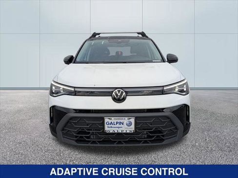 New 2025 Volkswagen Taos SE FWD image 8