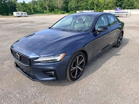 Used 2023 Volvo S60 B5 Ultimate w/ Climate Package AWD/4WD image 3