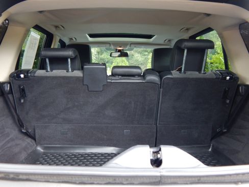 Used 2011 Land Rover Range Rover Sport HSE image 18