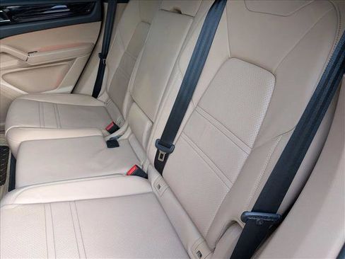 Used 2021 Porsche Cayenne Coupe AWD/4WD image 15