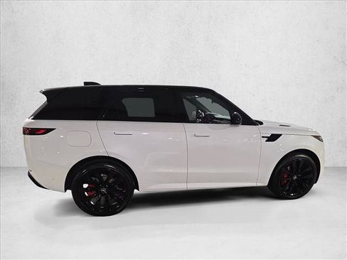 Used 2025 Land Rover Range Rover Sport Dynamic SE AWD/4WD image 4