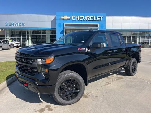New 2026 Chevrolet Silverado 1500 Custom Trail Boss w/ LPO, Dark Essentials Package AWD/4WD image 2