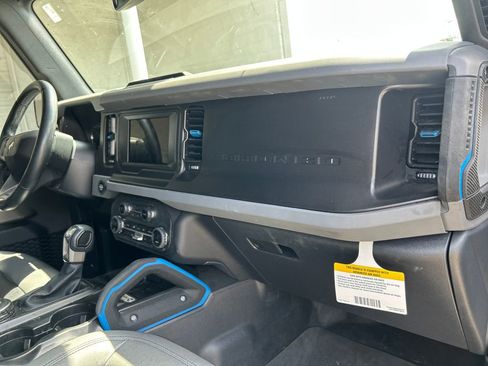 Used 2023 Ford Bronco Black Diamond w/ Sasquatch Package AWD/4WD image 14